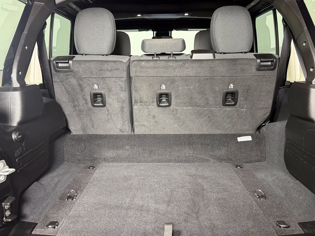 Used 2024 Jeep Wrangler Unlimited AWD/4WD image 20