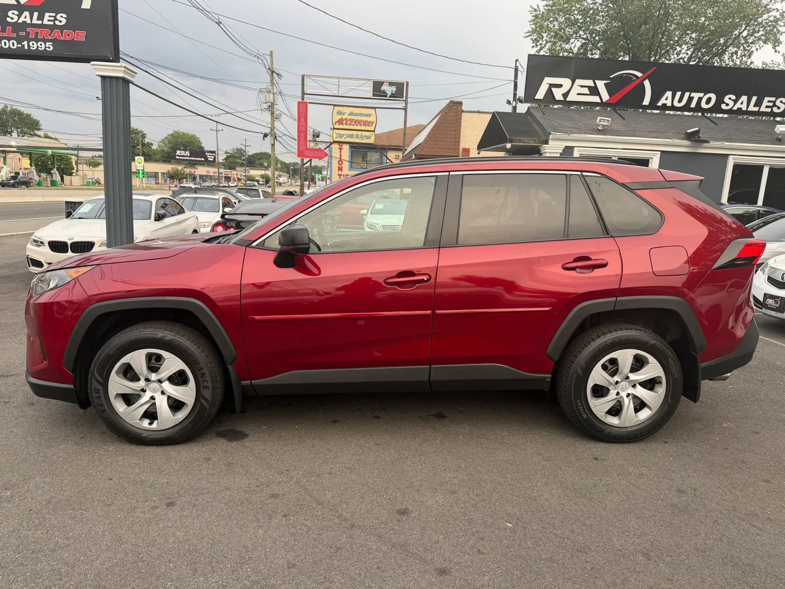 Used 2020 Toyota RAV4 LE w/ All Weather Liner Package AWD/4WD image 3