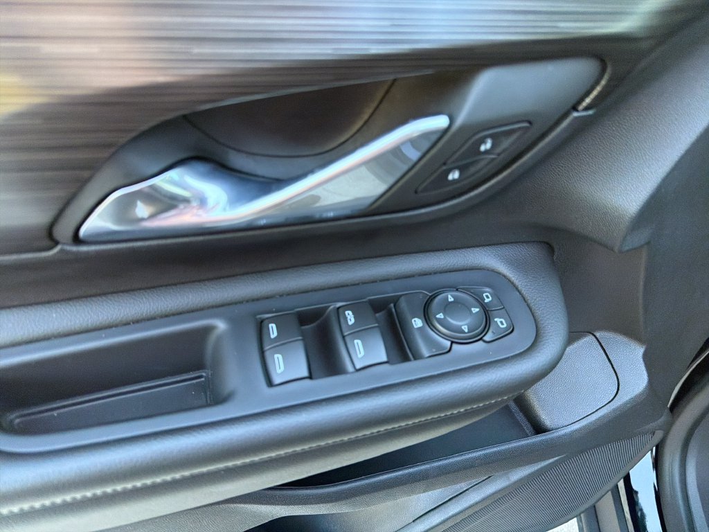 Used 2023 GMC Terrain SLE w/ Elevation Edition FWD image 17