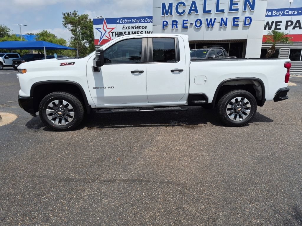 Used 2024 Chevrolet Silverado 2500 Custom w/ Custom Convenience Package RWD image 2