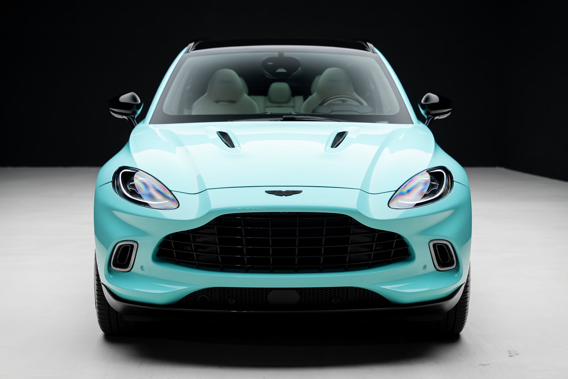 Used 2023 Aston Martin DBX AWD/4WD image 7