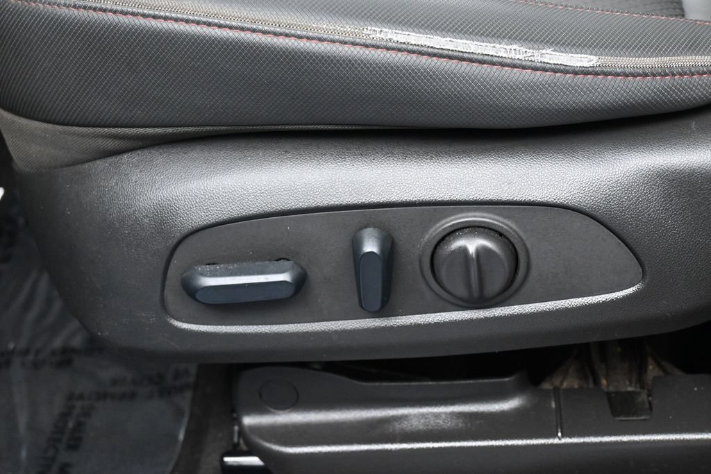 Used 2023 Chevrolet TrailBlazer RS w/ Sun and Liftgate Package FWD image 12