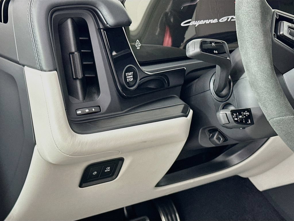 Certified 2026 Porsche Cayenne GTS AWD/4WD image 11