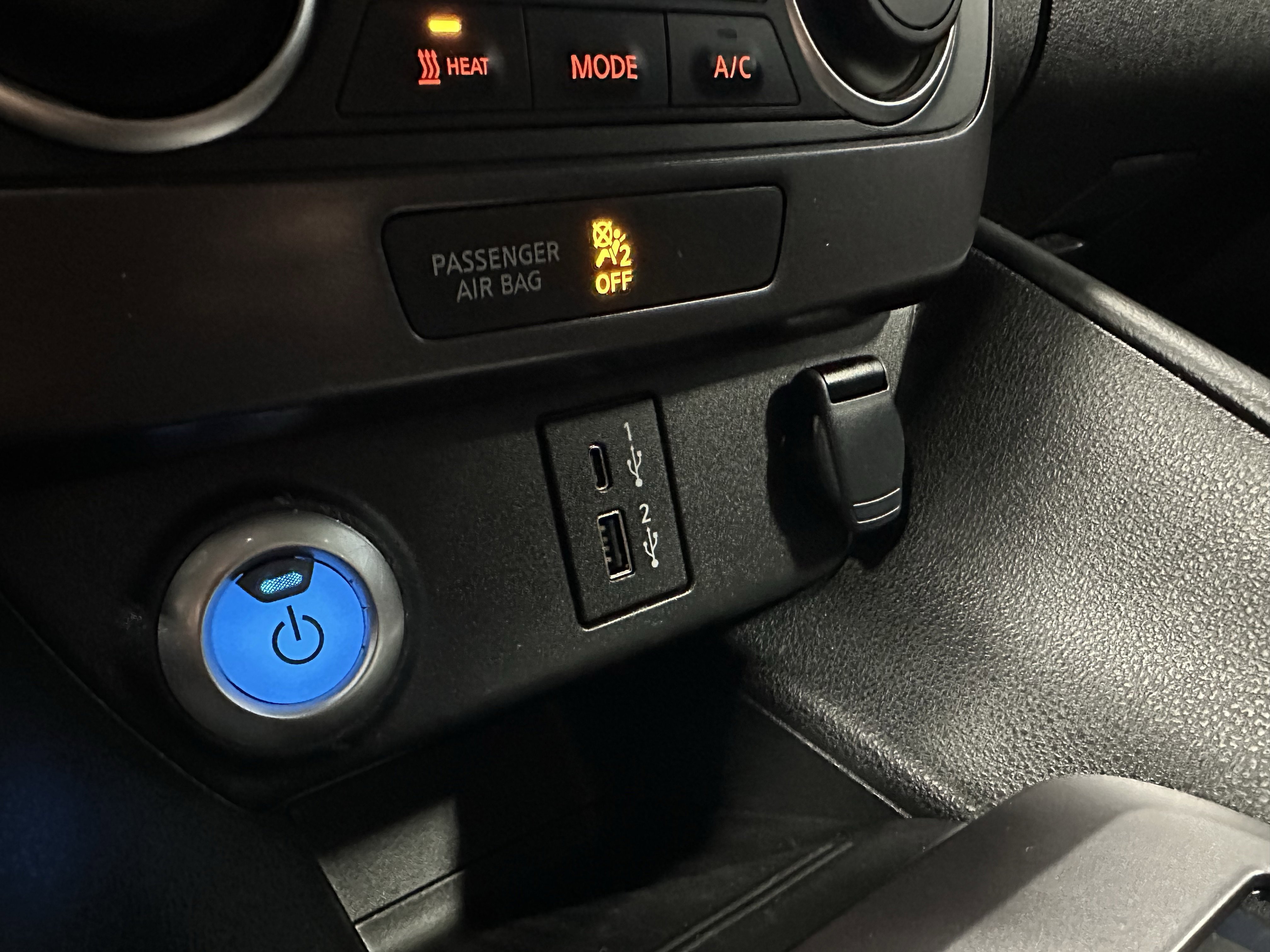 Used 2025 Nissan Leaf S image 13