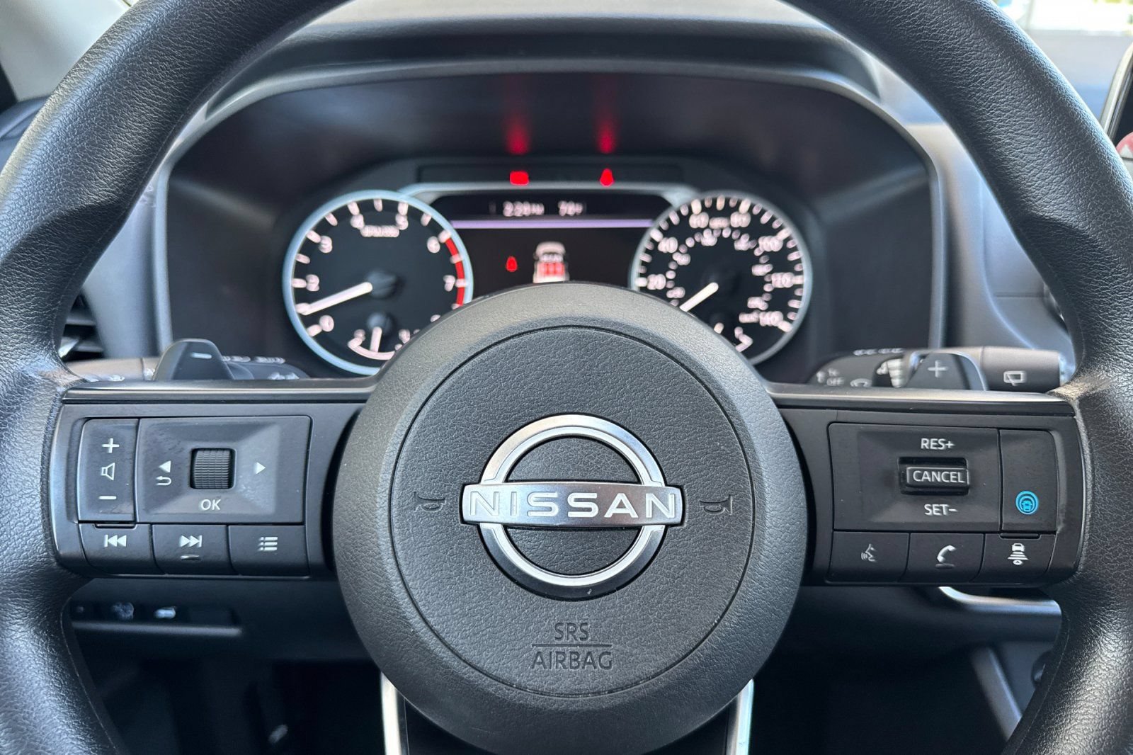 Used 2024 Nissan Rogue SV FWD image 25