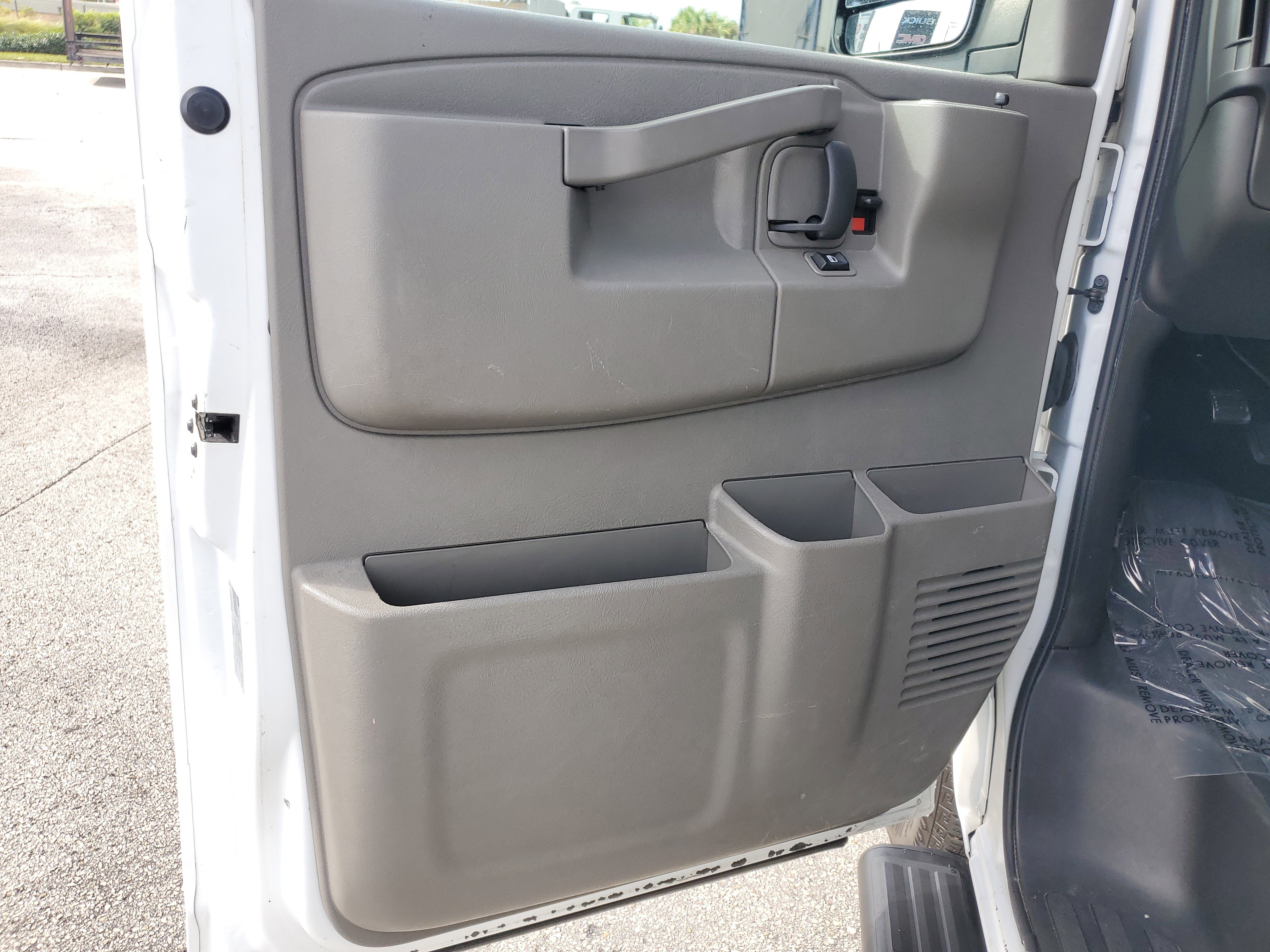 Used 2020 Chevrolet Express 3500 LT w/ LT Preferred Equipment Group image 24