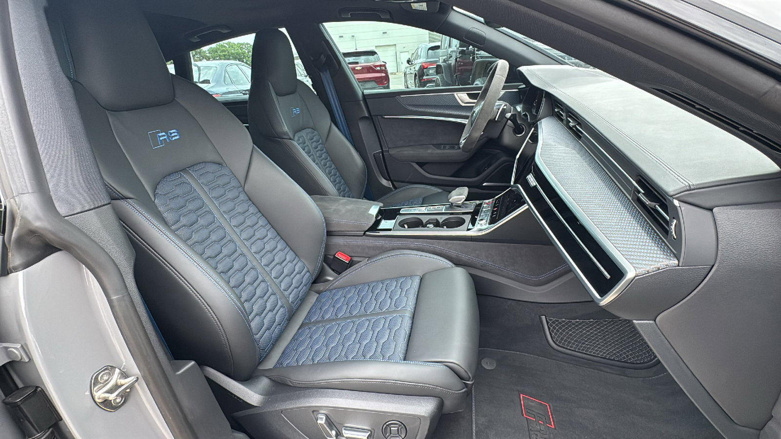 Used 2024 Audi RS 7 Performance AWD/4WD image 32