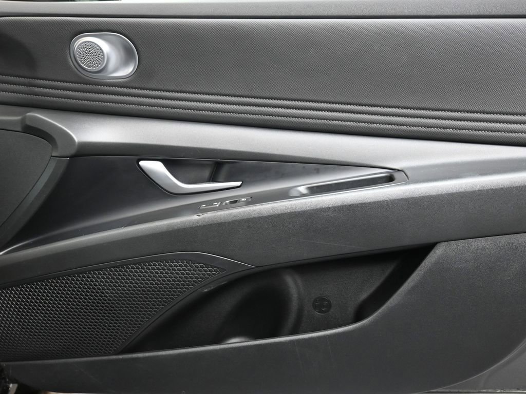 Certified 2024 Hyundai Elantra SEL w/ Convenience Package image 11