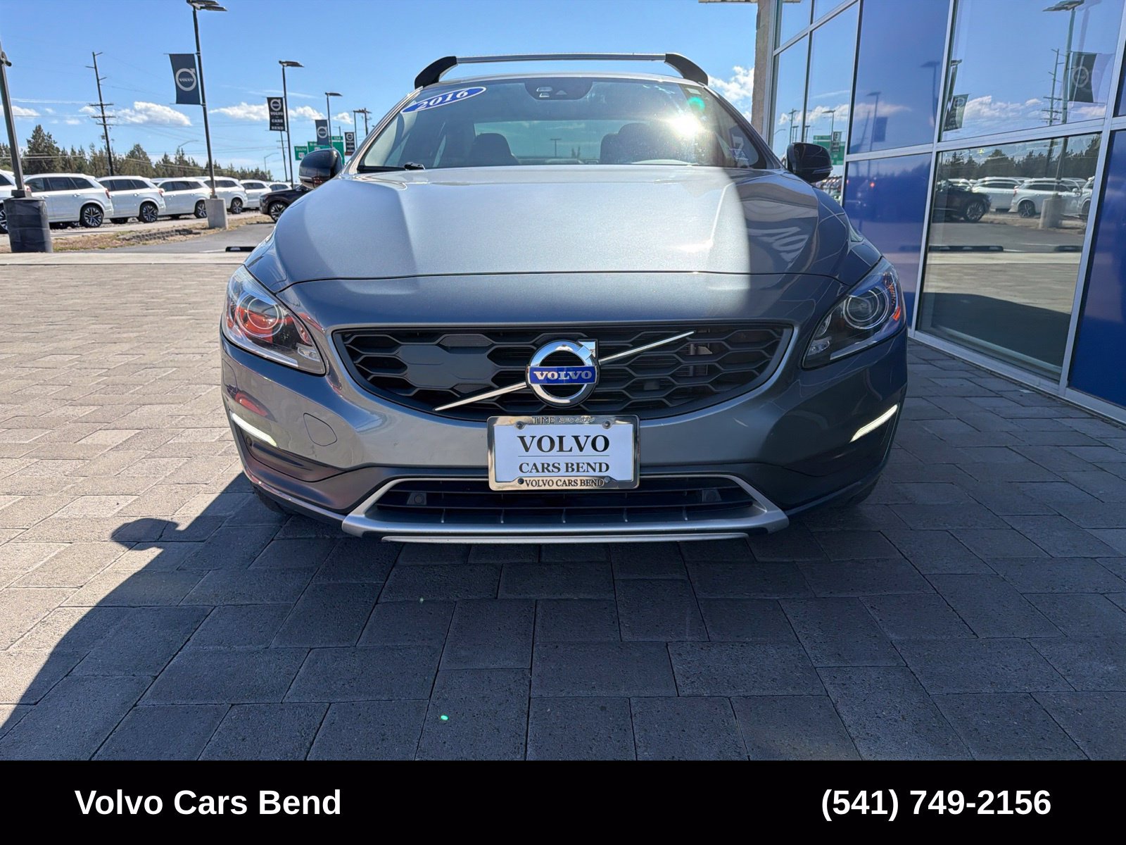 Used 2016 Volvo S60 T5 Cross Country Platinum AWD/4WD image 3