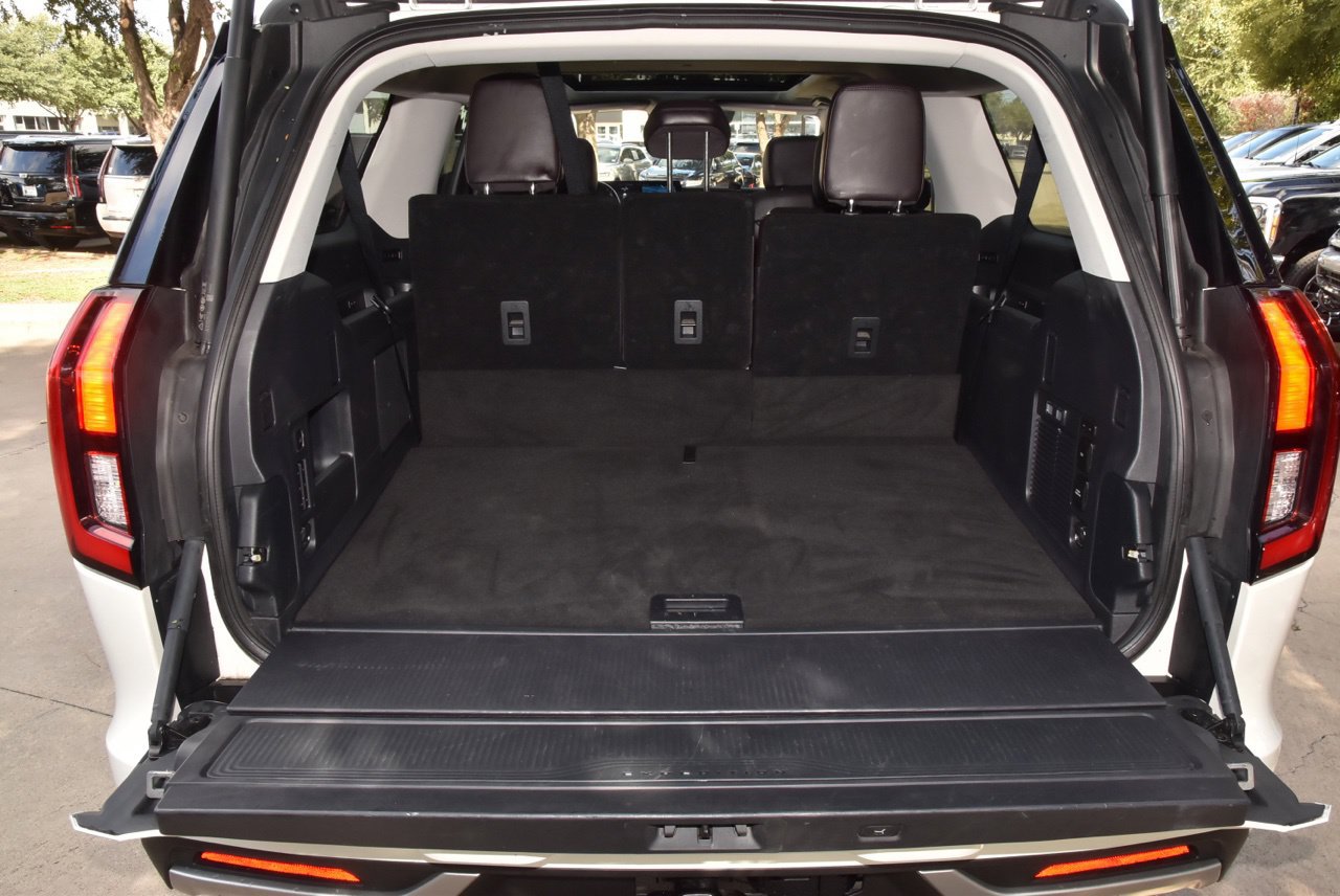 Used 2025 Ford Expedition Max Platinum w/ Platinum Ultimate Package AWD/4WD image 39