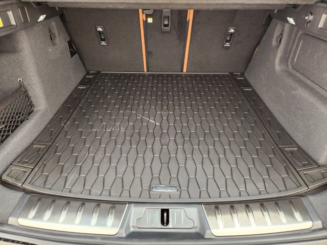 Used 2026 Jaguar F-PACE R-Dynamic S image 30