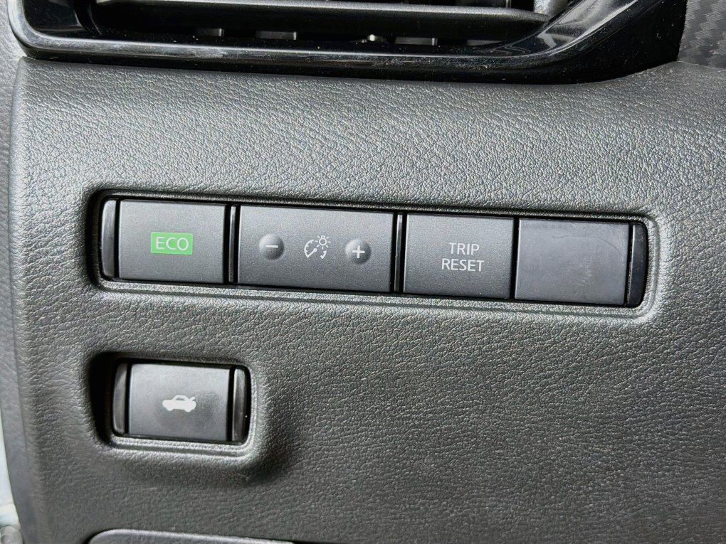Used 2024 Nissan Sentra SV FWD image 15