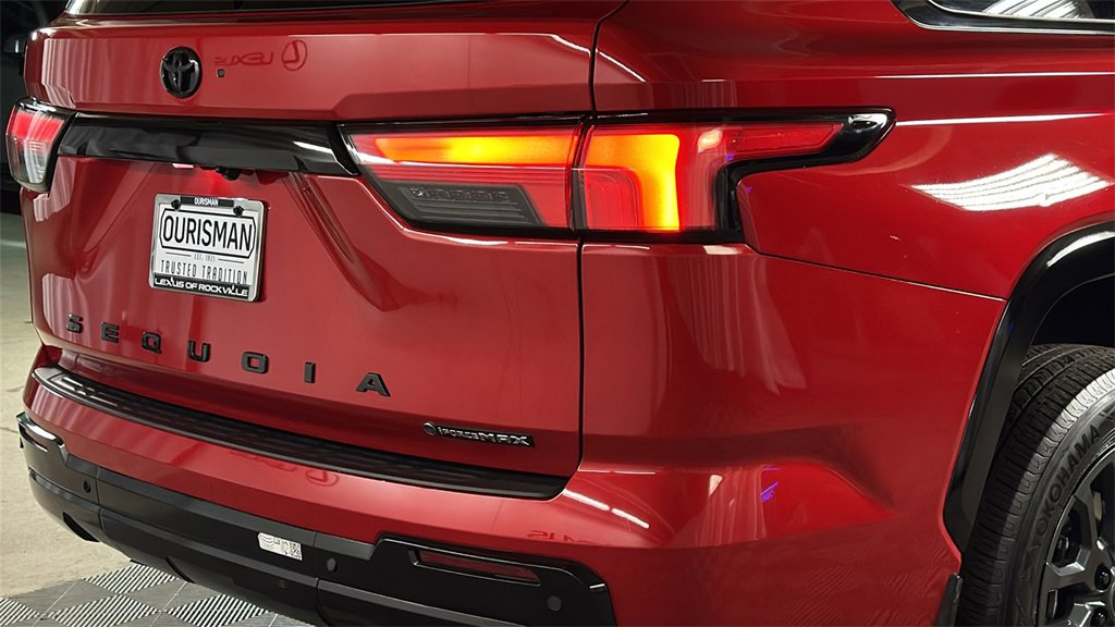 Used 2025 Toyota Sequoia Platinum image 6