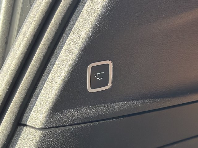 Used 2026 Chrysler Pacifica Pinnacle FWD image 21