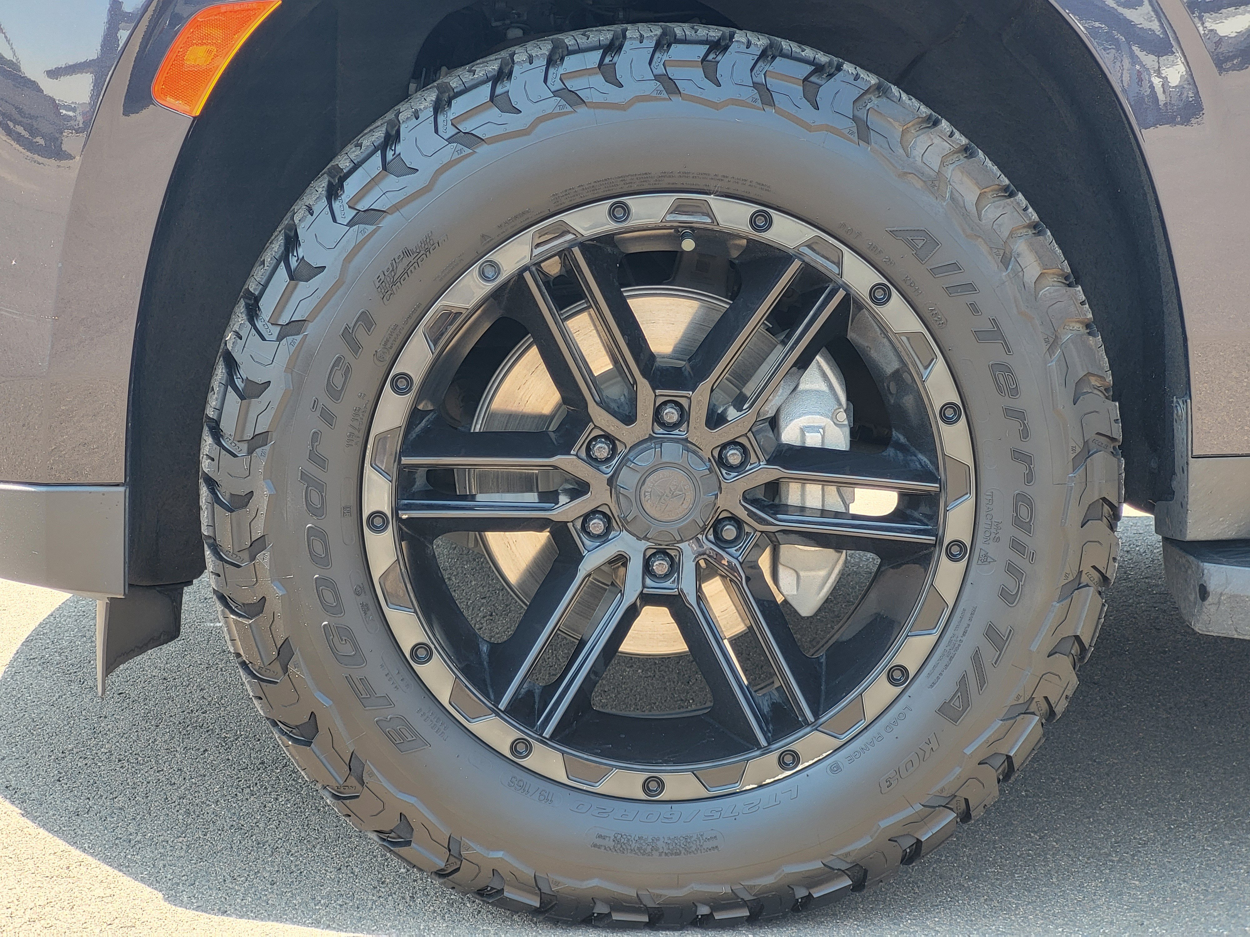 Used 2023 GMC Yukon Denali w/ LPO, Floor Liner Package AWD/4WD image 10