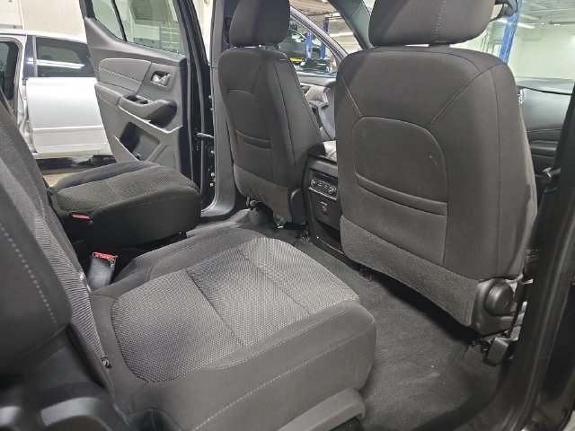 Used 2023 Chevrolet Traverse LT w/ Rear Camera Mirror Package AWD/4WD image 13