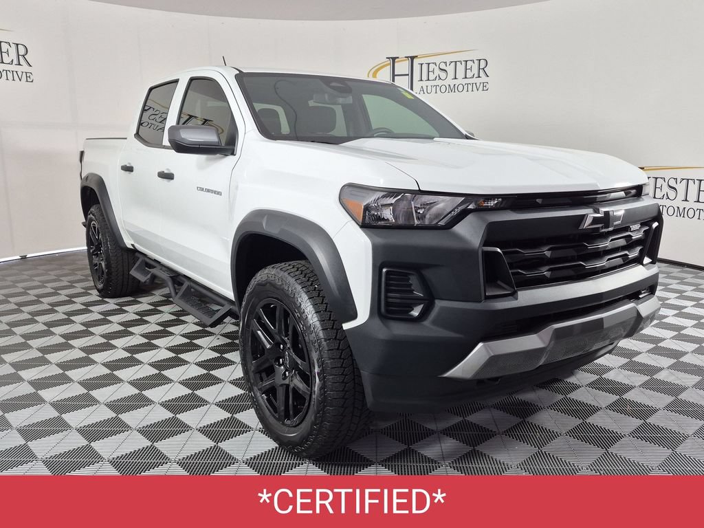 Certified 2025 Chevrolet Colorado Trail Boss AWD/4WD image 2