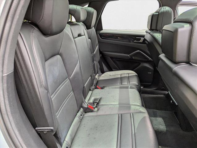 Used 2020 Porsche Cayenne S image 23