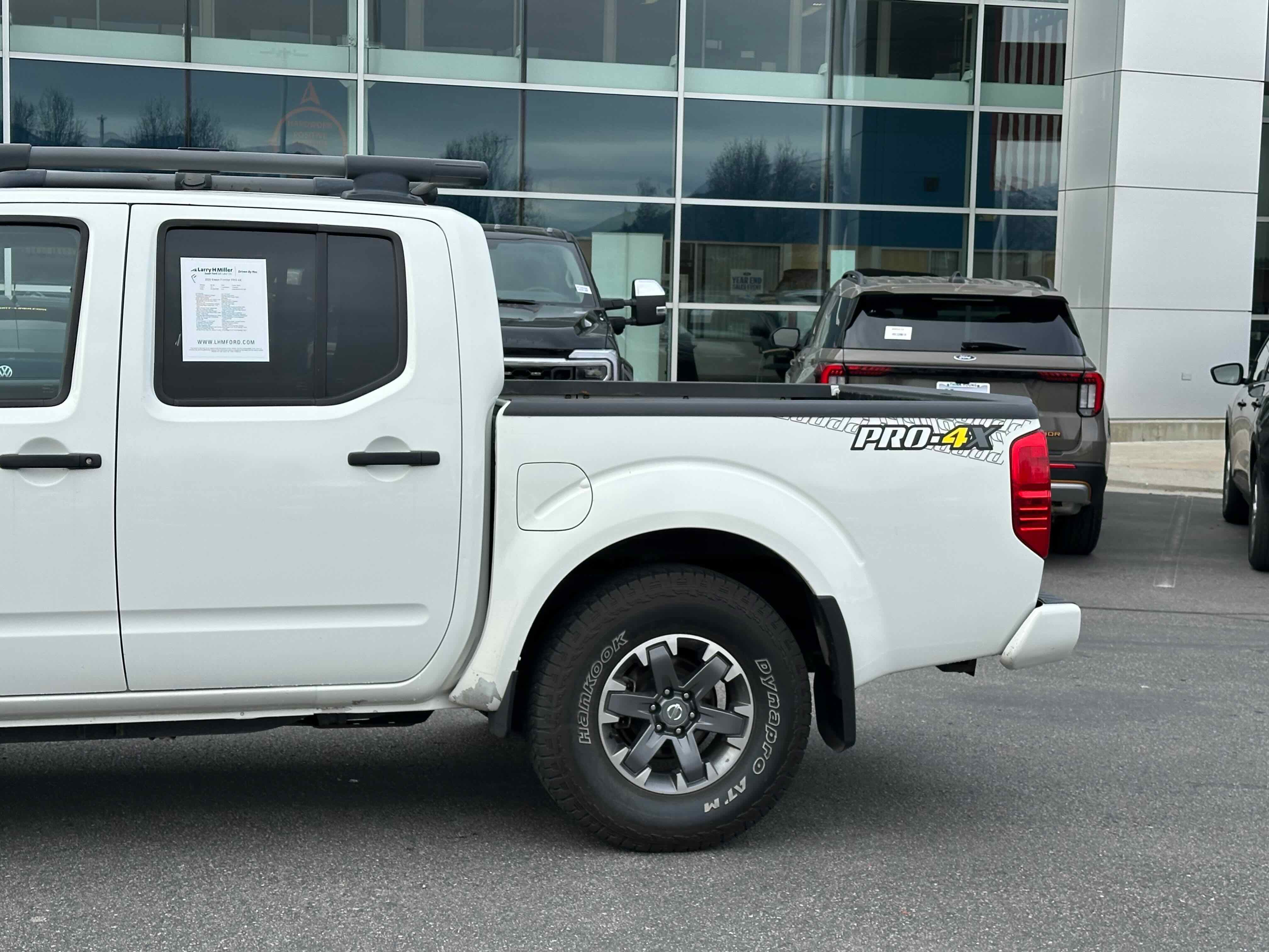 Used 2020 Nissan Frontier PRO-4X w/ Pro-4x Utility Package image 3