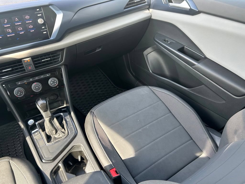 Certified 2023 Volkswagen Taos SE w/ Panoramic Sunroof Package FWD image 11