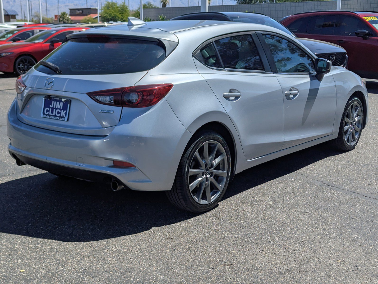 Used 2018 MAZDA MAZDA3 Touring FWD image 2