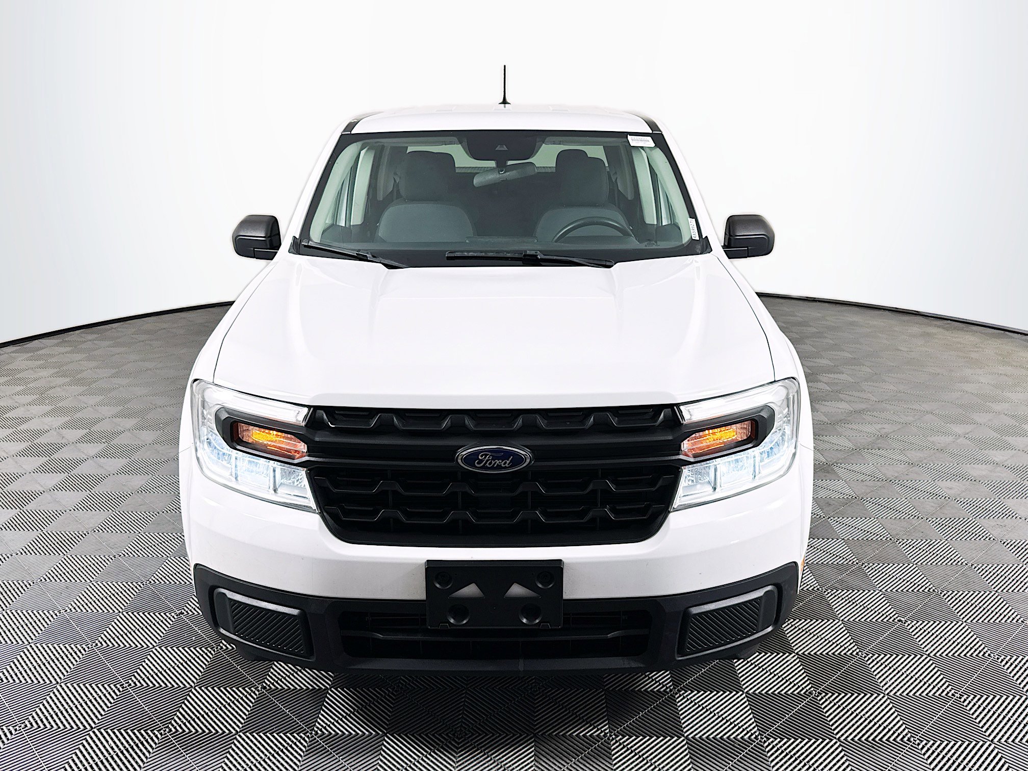 Used 2022 Ford Maverick XL FWD image 2