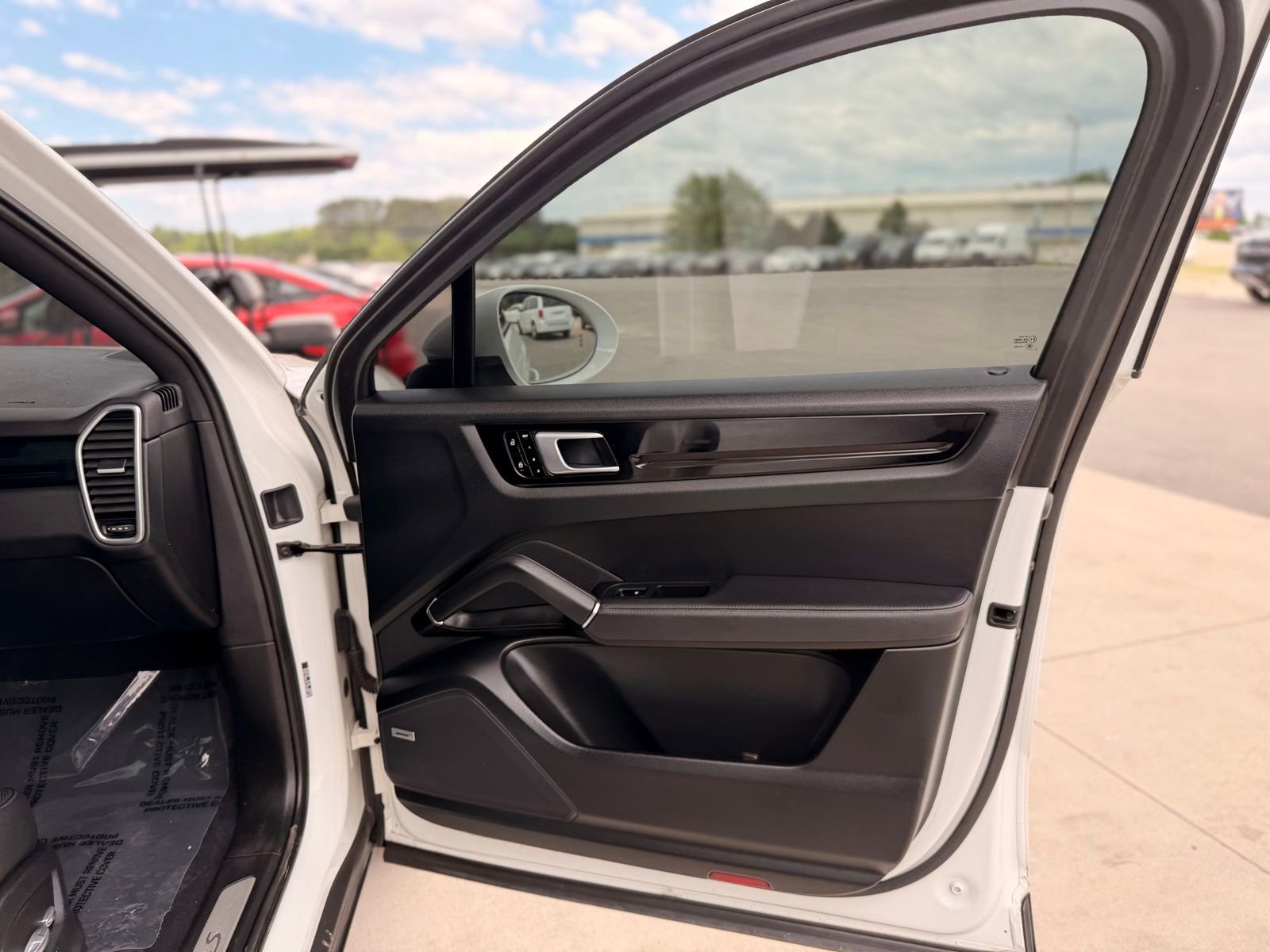 Used 2020 Porsche Cayenne S AWD/4WD image 34