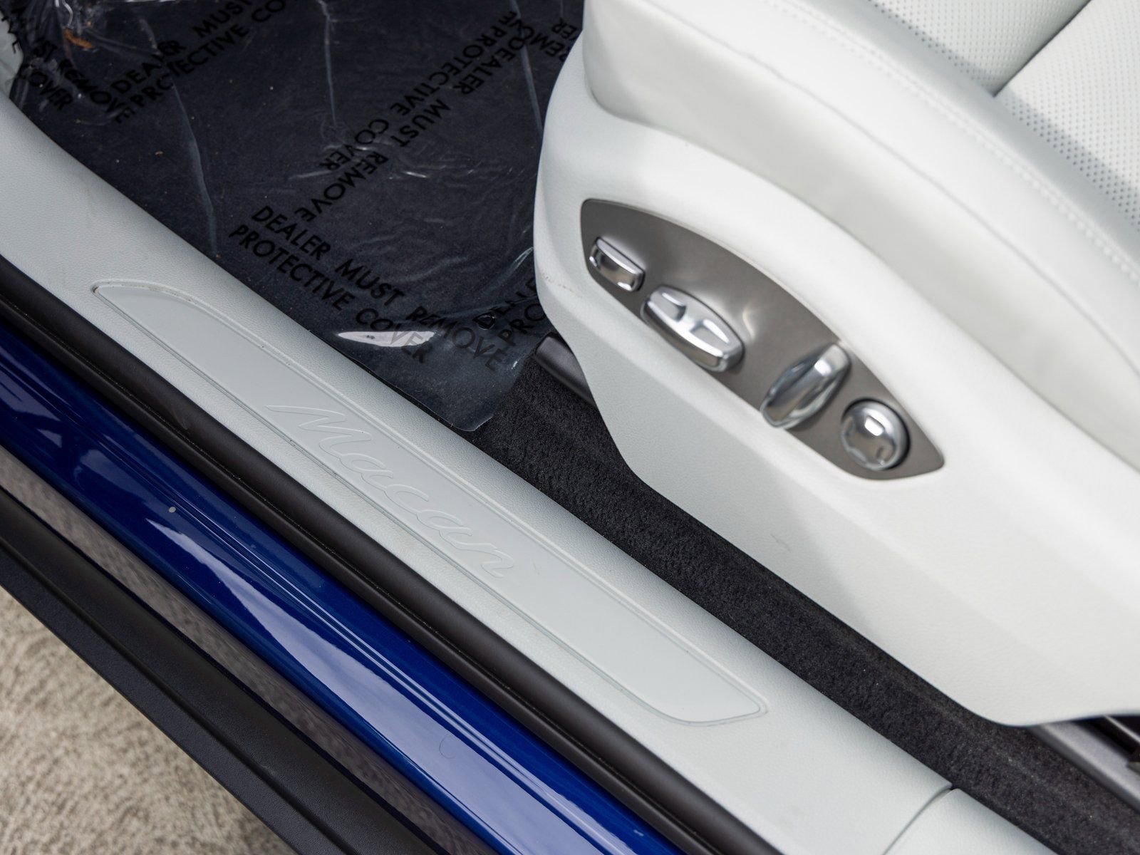 New 2025 Porsche Macan image 27