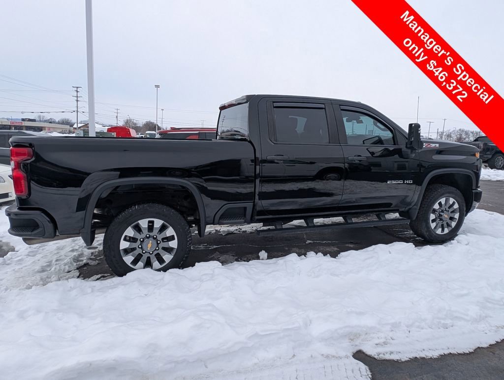 Used 2024 Chevrolet Silverado 2500 Custom w/ Custom Value Package image 9