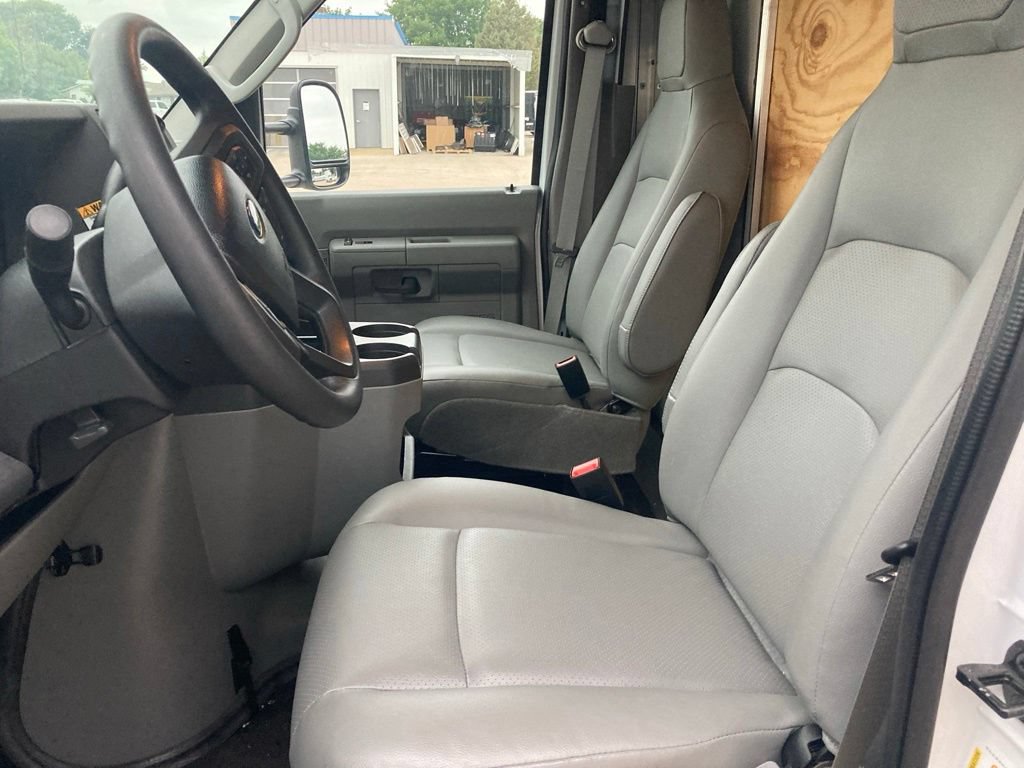 Used 2025 Ford E-450 and Econoline 450 Super Duty w/ Power Equipment Group RWD image 18