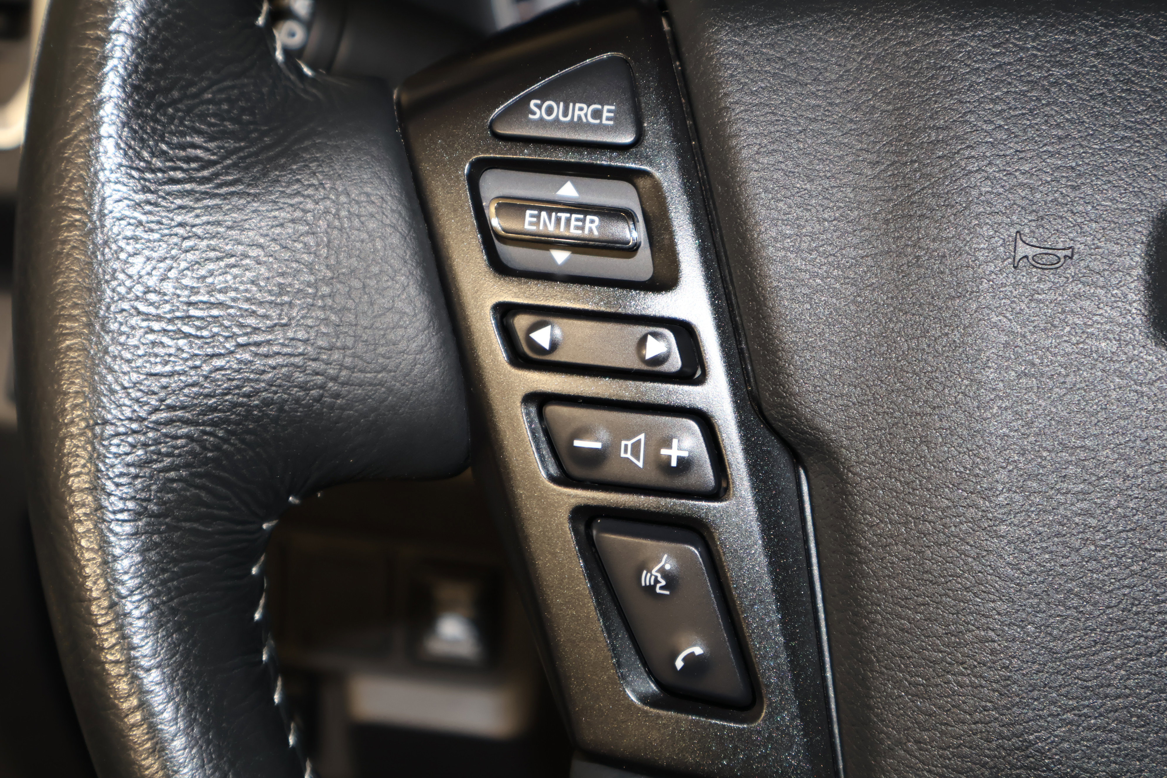 Used 2022 Nissan Frontier SV image 22