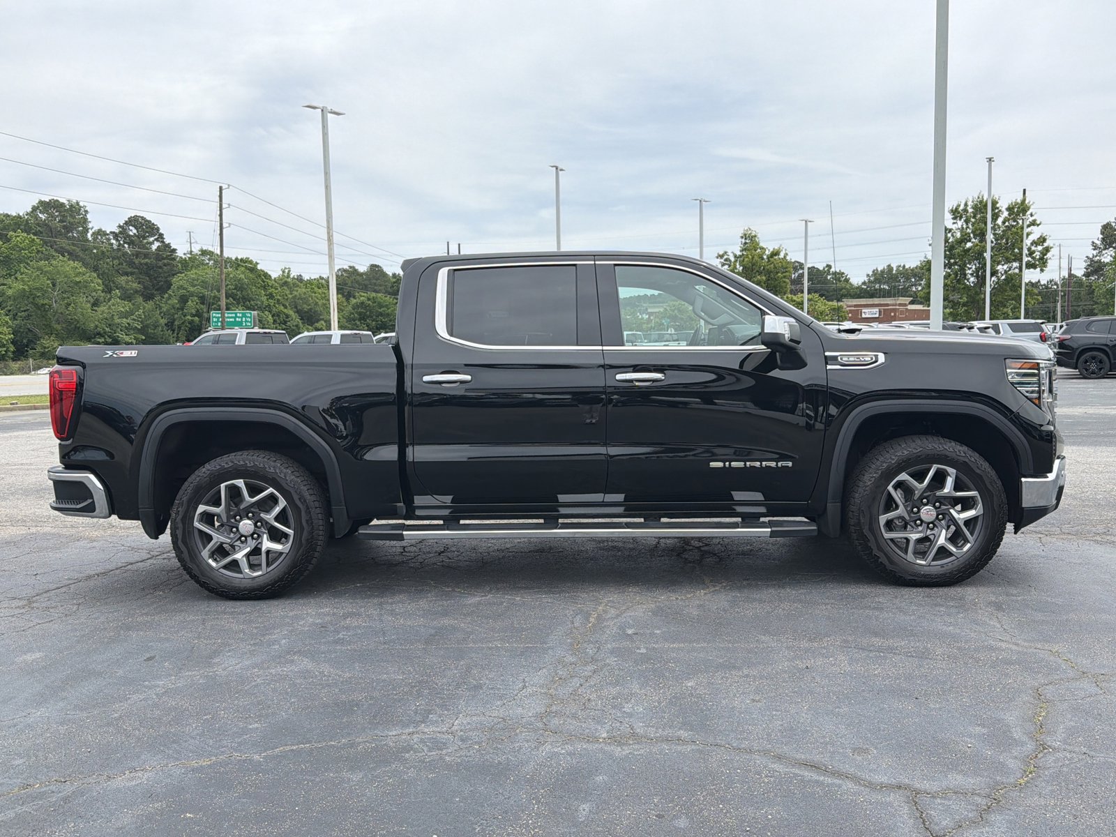 Used 2024 GMC Sierra 1500 SLT w/ SLT Premium Plus Package AWD/4WD image 13