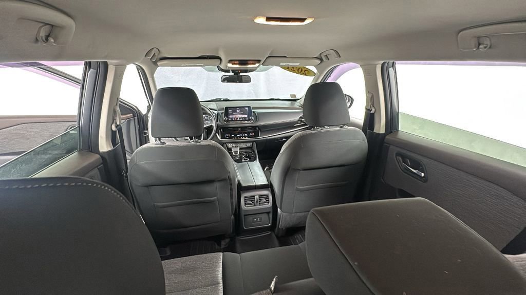 Used 2021 Nissan Rogue SV image 17