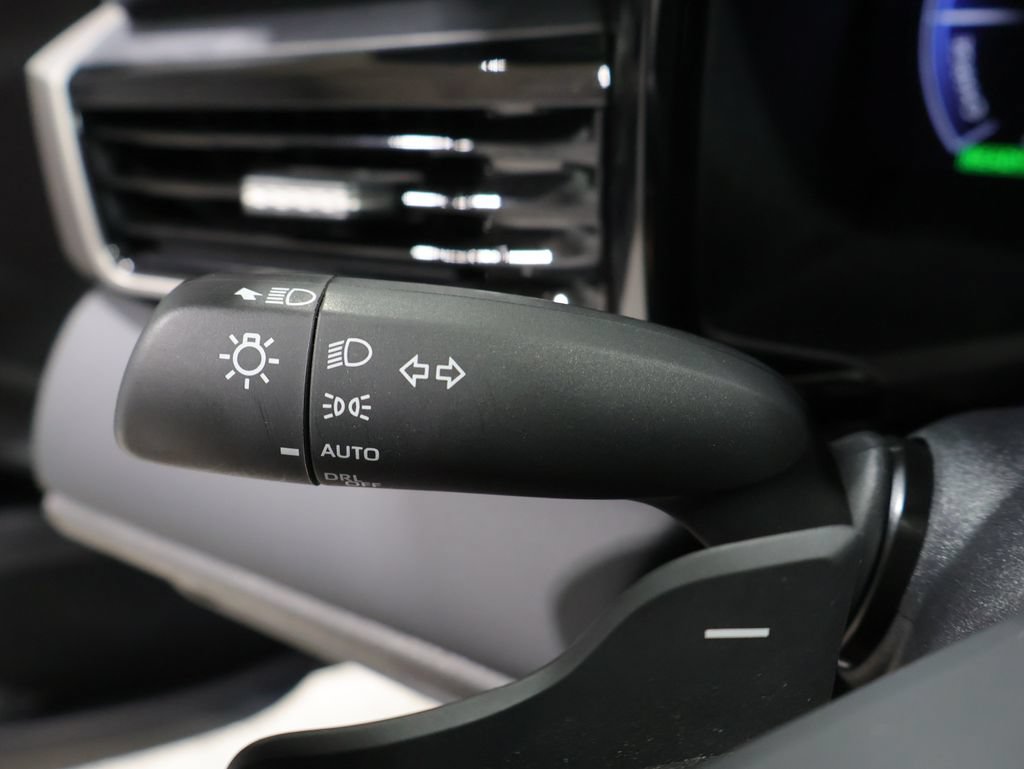 Used 2026 Toyota Camry XSE FWD image 36