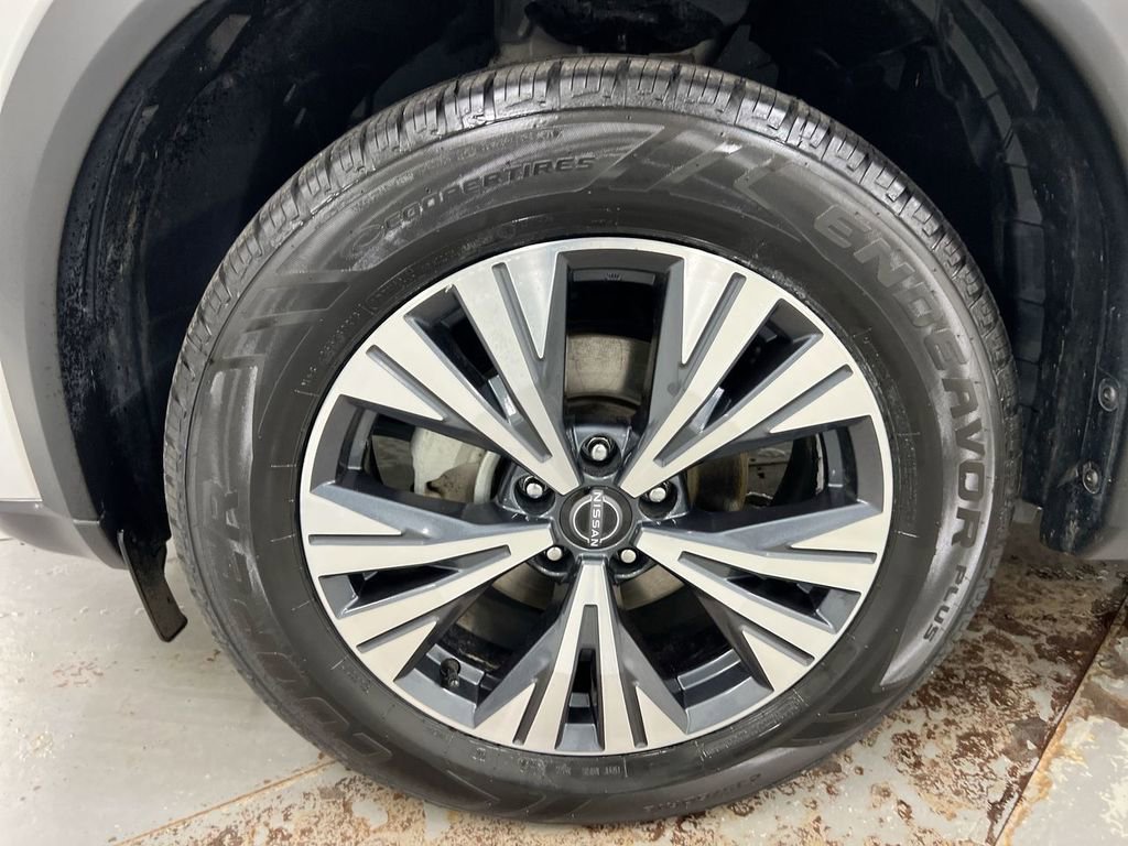 Used 2023 Nissan Rogue SV image 26