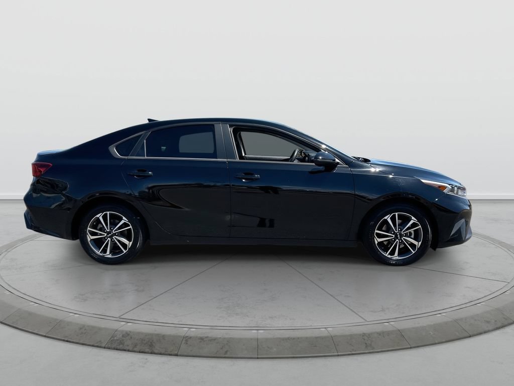 Used 2023 Kia Forte LXS w/ LXS Technology Package FWD image 9