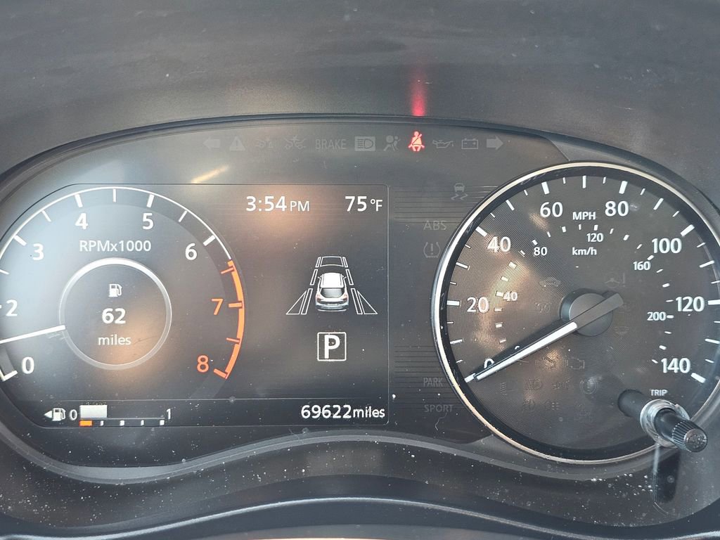 Used 2022 Nissan Kicks SR w/ Premium Package FWD image 18