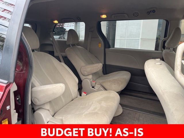 Used 2014 Toyota Sienna L image 10