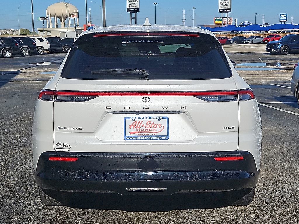 Used 2025 Toyota Crown Signia XLE image 6