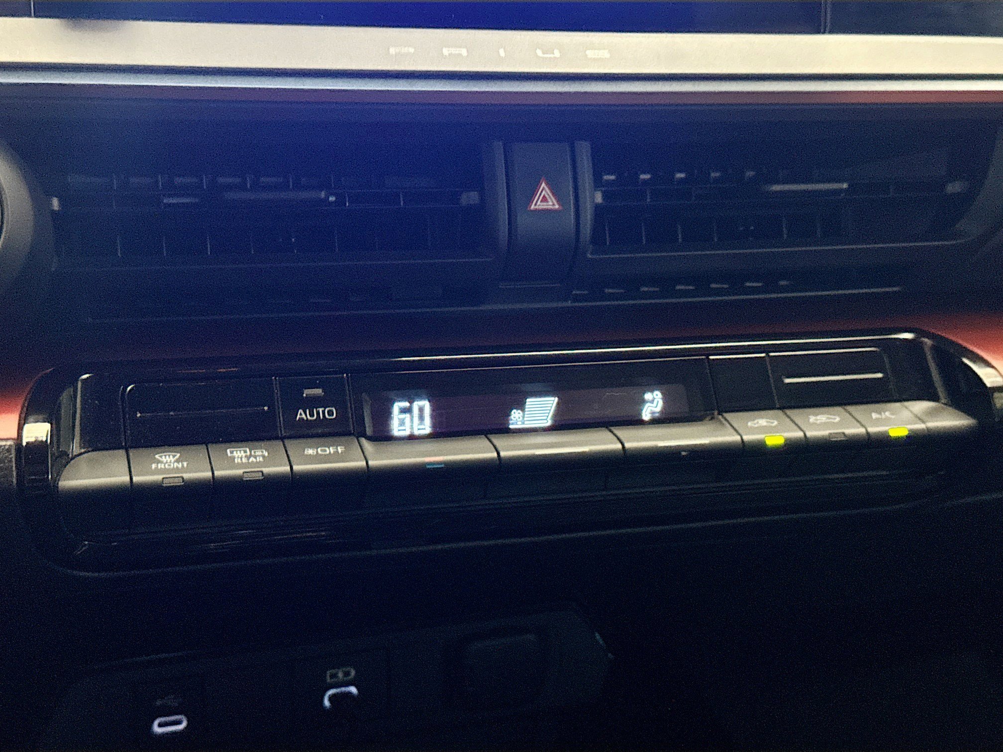 Used 2024 Toyota Prius Prime SE image 10