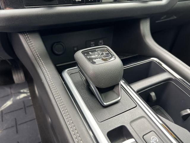 Used 2024 Nissan Pathfinder Platinum image 18