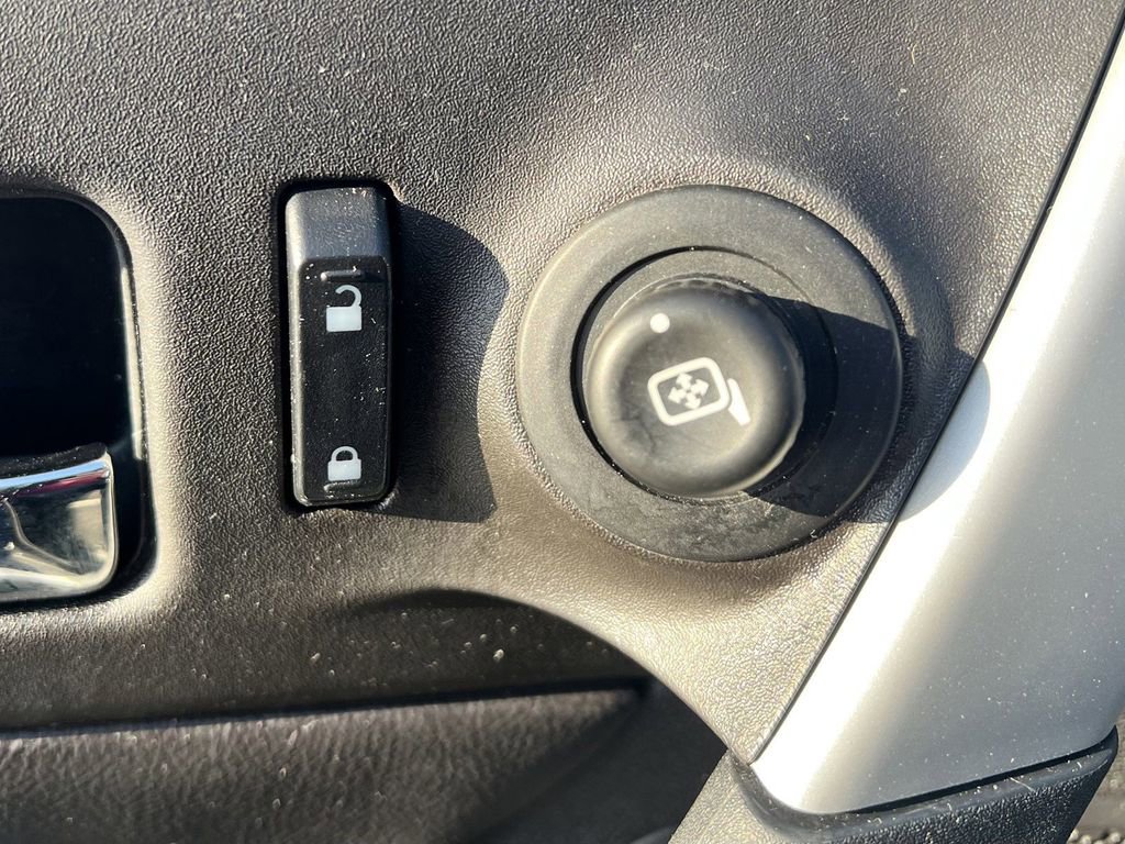 Used 2013 Ford Edge SEL image 12