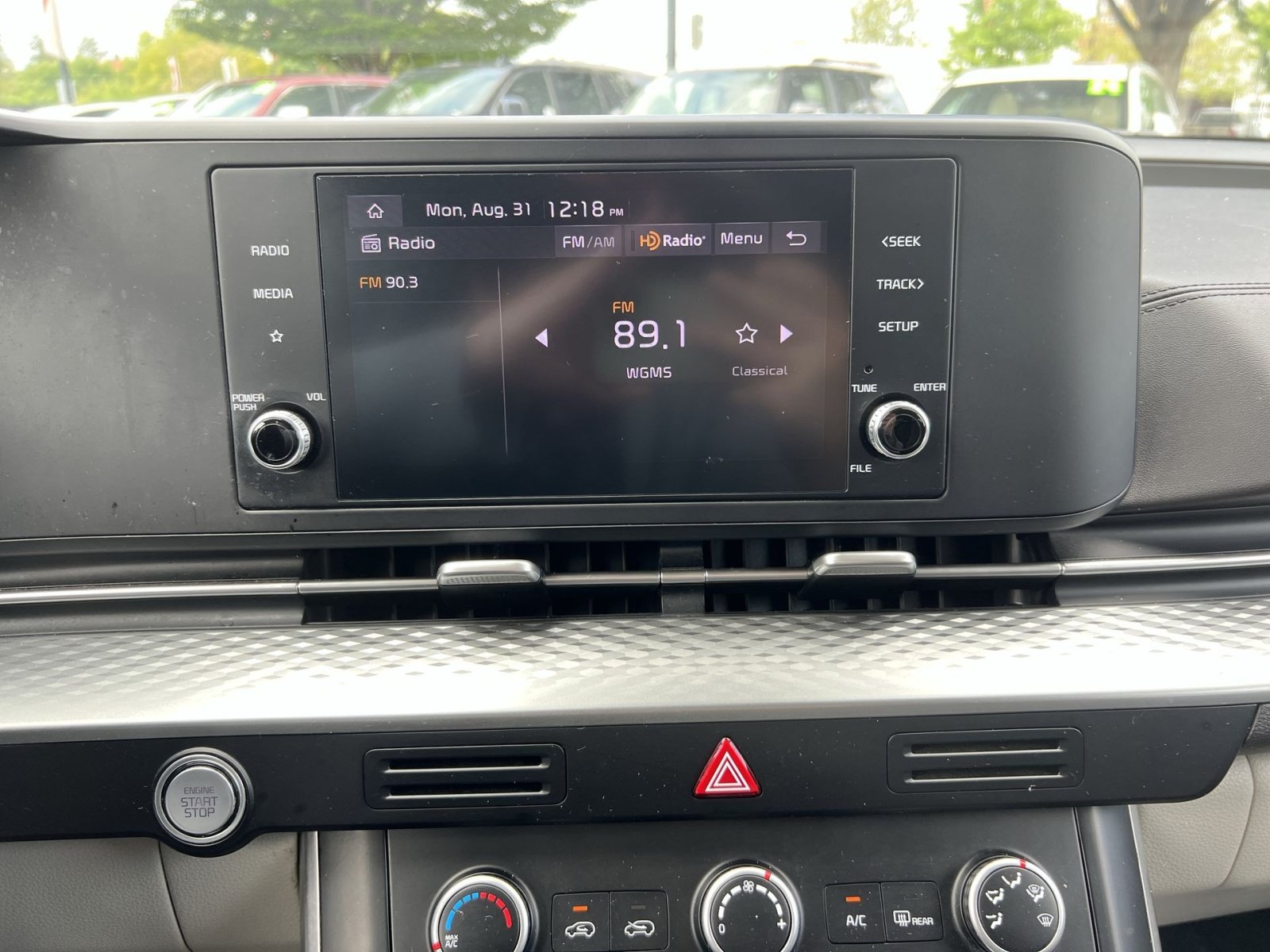 Used 2024 Kia Carnival LX FWD image 18