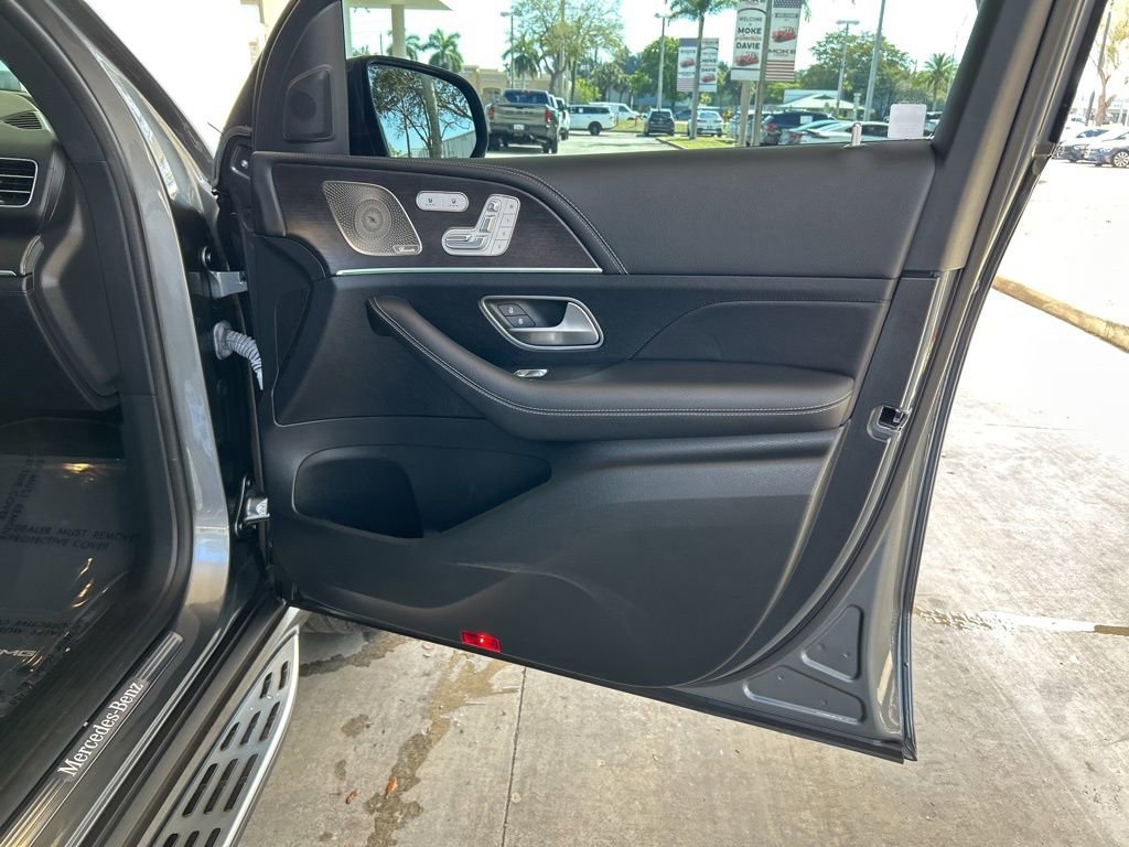 Used 2023 Mercedes-Benz GLS 450 GLS 450 w/ AMG Line Exterior image 27