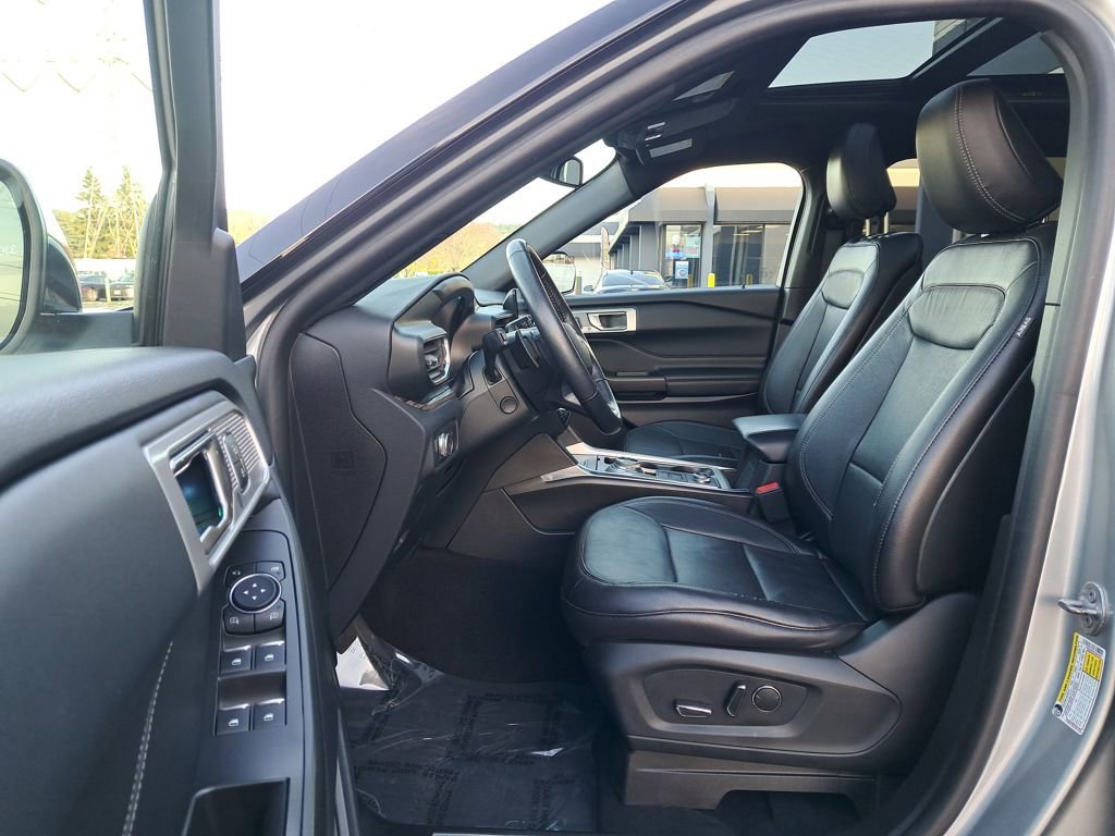 Used 2020 Ford Explorer Limited w/ Class III Trailer Tow Package image 11
