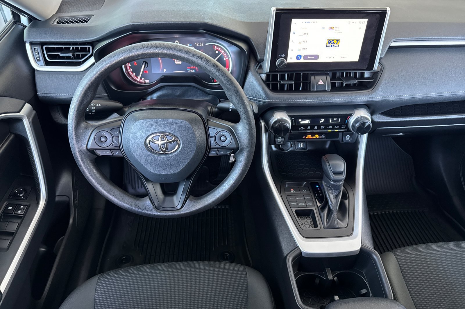 Used 2023 Toyota RAV4 LE AWD/4WD image 19