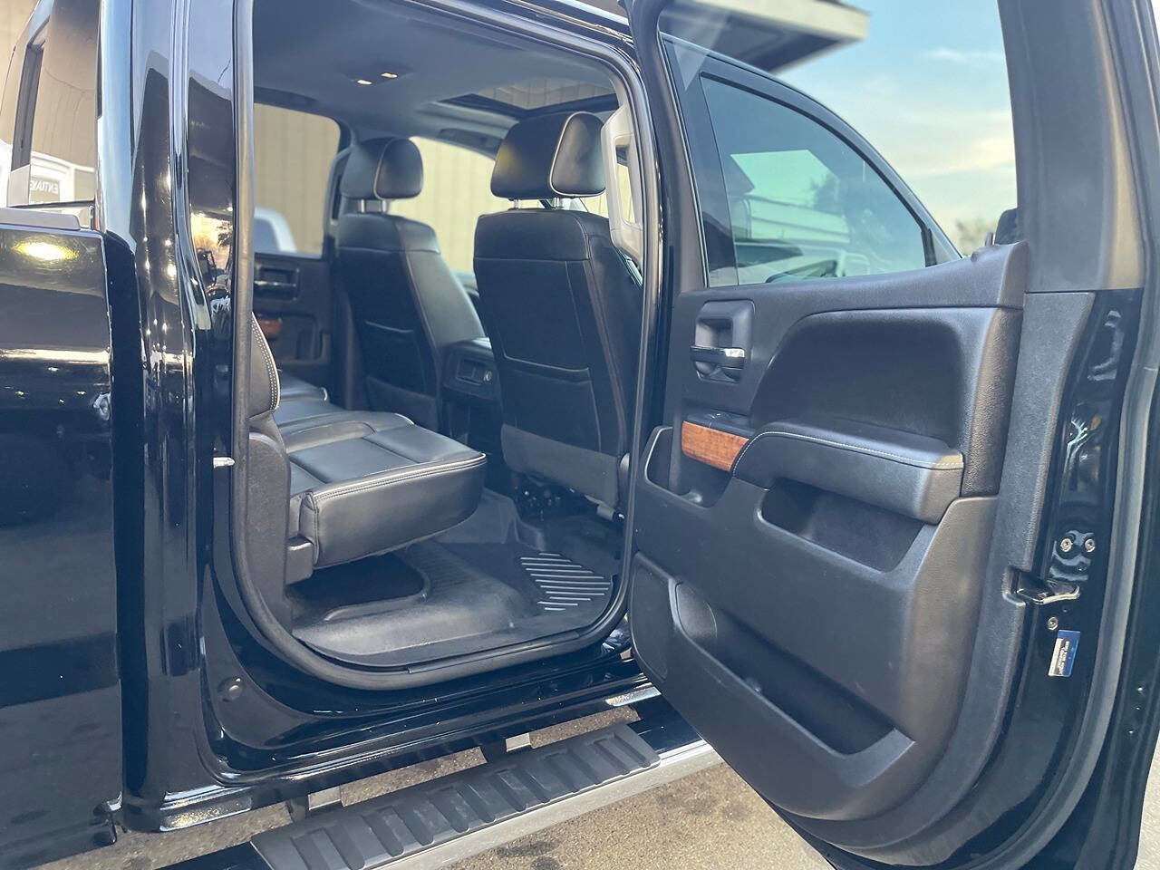 Used 2017 Chevrolet Silverado 3500 High Country w/ Duramax Plus Package image 17