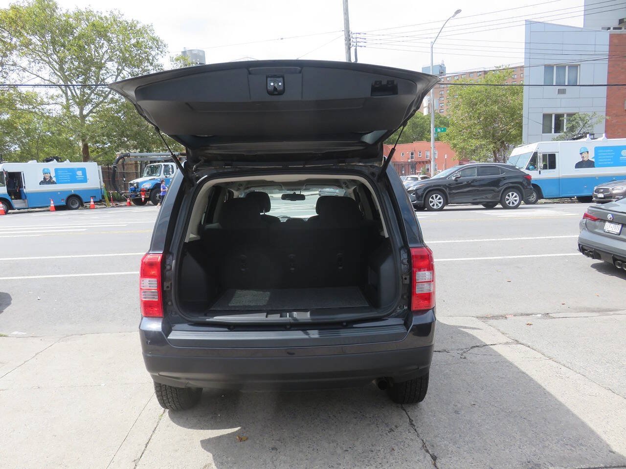 Used 2014 Jeep Patriot Latitude AWD/4WD image 20
