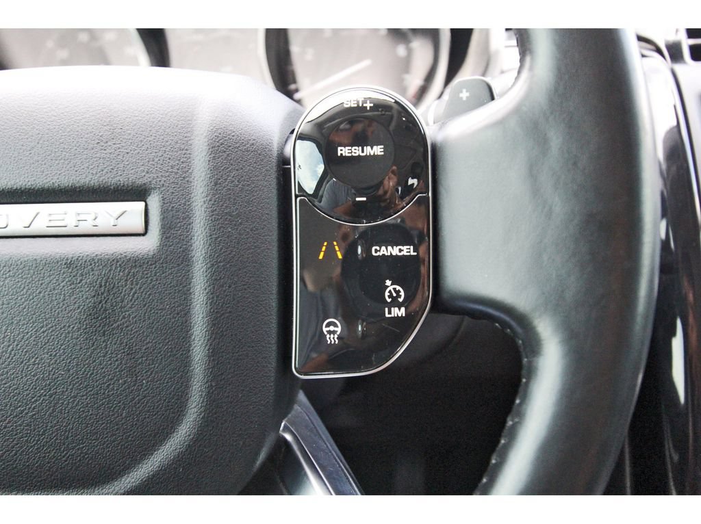 Used 2020 Land Rover Discovery SE AWD/4WD image 15