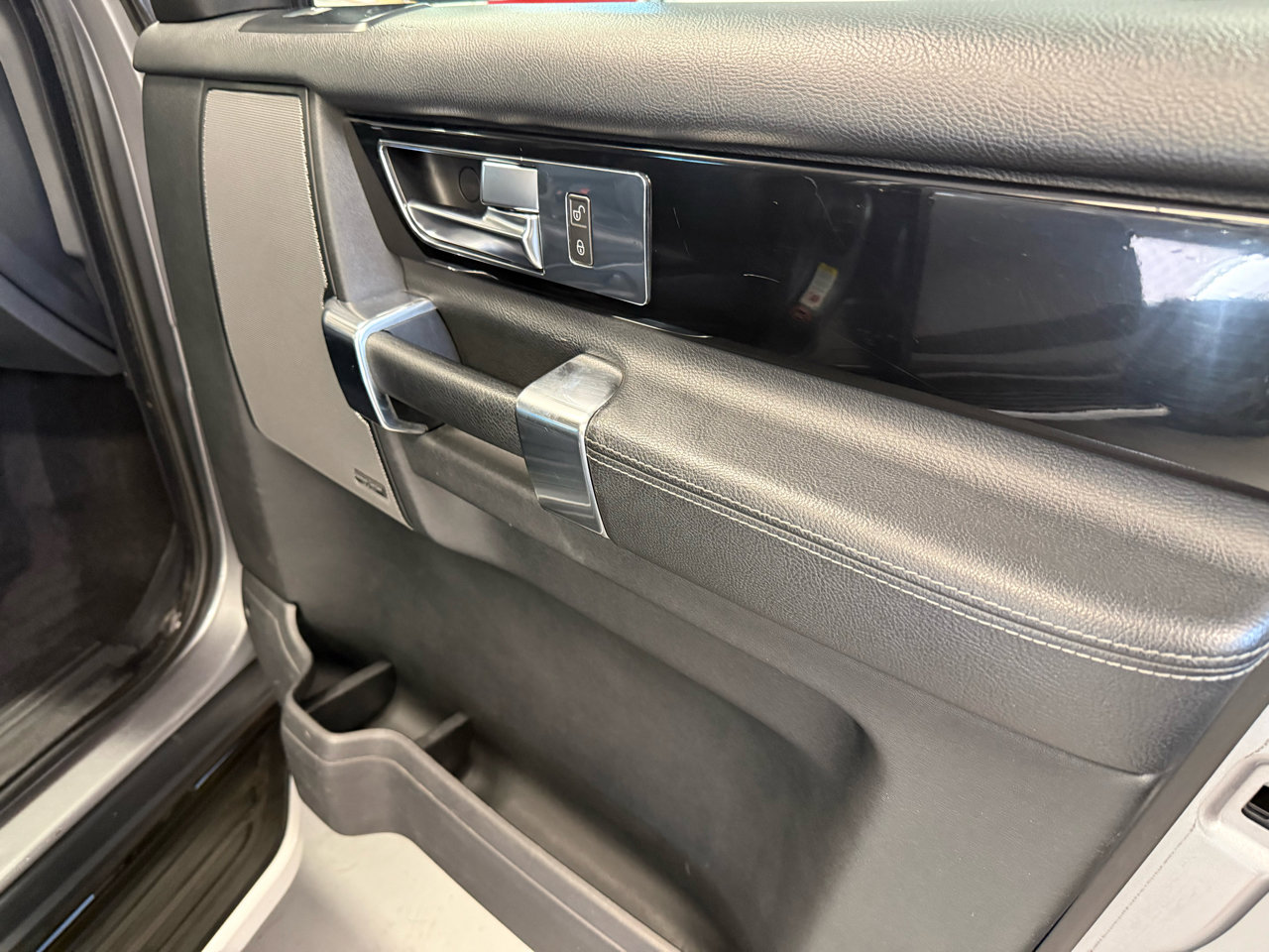 Used 2012 Land Rover LR4 HSE LUX image 40